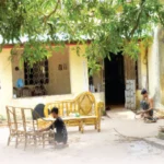 ଜବରଦଖଲରେ ସରକାରୀ କ୍ବାର୍ଟର୍ସ: ତାଲା ଭାଙ୍ଗି ମାଡ଼ି ବସୁଛନ୍ତି, ସାଧାରଣ ପ୍ରଶାସନ-ପୂର୍ତ୍ତ ବିଭାଗ ଚୁପ୍‌