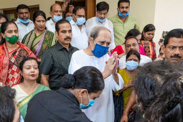 ମୁମ୍ବାଇ ହସ୍ପିଟାଲରେ ନବୀନ ପଟ୍ଟନାୟକଙ୍କ ସଫଳ ସର୍ଭାଇକାଲ୍ ଆର୍ଥ୍ରାଇଟିସ୍ ଅସ୍ତ୍ରୋପଚାର