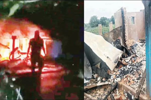 ବାଲିପାଟଣା: ଗତକାଲି ବିଳମ୍ବିତ ରାତିରେ ବନମାଳୀପୁର ଅଭୟମୁଖି ବଜାରରେ ଘଟିଥିବା ଅଗ୍ନିକାଣ୍ଡରେ ଏକ ଦୋକାନ ଜଳିଯାଇଛି। ପୂଜା ସାମଗ୍ରୀ ବିକ୍ରି ହେଉଥିବା ଏହି ଭେରାଇଟ୍‌ ଷ୍ଟୋର୍‌ରେ ନିଆଁ ଲାଗି ପ୍ରାୟ ୭ଲକ୍ଷ ଟଙ୍କାର ସାମଗ୍ରୀ ପୋଡ଼ି ପାଉଁଶ ହୋଇଯାଇଛି। ସିଗାରେଟ୍‌ ବାକିରେ ନ ଦେବାରୁ ଜଣେ ଦୁର୍ବୃତ୍ତ ଦୋକାନ ଜାଳି ଦେଇଛି ବୋଲି ଅଭିଯୋଗ ହୋଇଛି। ପୁଲିସ ସିସିଟିଭି ଯାଞ୍ଚ କରିବା ସହ ଦୋକାନୀଙ୍କ ଅଭିଯୋଗ ଆଧାରରେ ତଦନ୍ତ ଚଳାଇଛି। ସୂଚନାନୁସାରେ ଅଭୟମୁଖି ବଜାରରେ ବାପିନା ବେହେରା ଓ ହାପିନା ବେହେରାଙ୍କ ପୂଜା ସାମଗ୍ରୀ ଓ ଭେରାଇଟ୍‌ ଷ୍ଟୋର ରହିଛି। ଦୋକାନ ପାଖରେ ଇଟା ସିମେଣ୍ଟ ଓ କାଠ ଗଦା ହୋଇଥିଲା। ଗତକାଲି ଦୋକାନ ବନ୍ଦ କଲା ବେଳେ ଜଣେ ଯୁବକ ବାକିରେ ସିଗାରେଟ୍‌ ମାଗିଥିଲେ। କିନ୍ତୁ ଦୋକାନ ବନ୍ଦ ହେବା ସମୟରେ ବାକି ମିଳିବ ନାହିଁ ବୋଲି ଦୁଇ ଭାଇ କହିଥିଲେ। ରାଗରେ ଯୁବକଜଣକ ଚାଲି ଯାଇଥିଲା। ରାତି ପ୍ରାୟ ସାଢ଼େ ୧ଟା ବେଳେ ଦୋକାନରେ ନିଆଁ ଲାଗିଥିଲା। ଖବର ପାଇ ଦୁଇ ଭାଇ ଦୋକାନରେ ପହଞ୍ଚିବା ବେଳକୁ ଦୋକାନକୁ ନିଆଁ ପୂରା ମାଡ଼ିଯାଇଥିଲା। ଦମକଳ ପହଞ୍ଚି ନିଆଁକୁ ଆୟତ୍ତ କରିଥିଲେ ହେଁ ଦୋକାନର ସବୁ ସାମଗ୍ରୀ ପାଉଁଶ ହୋଇଯାଇଥିଲା।