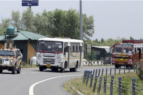 ଅମରନାଥ ଯାତ୍ରା: ରାମବନରେ ବହୁ ଯାନବାହନ ଧକ୍କାରେ ଅତି କମରେ 25 ଜଣ ତୀର୍ଥଯାତ୍ରୀ ଆହତ