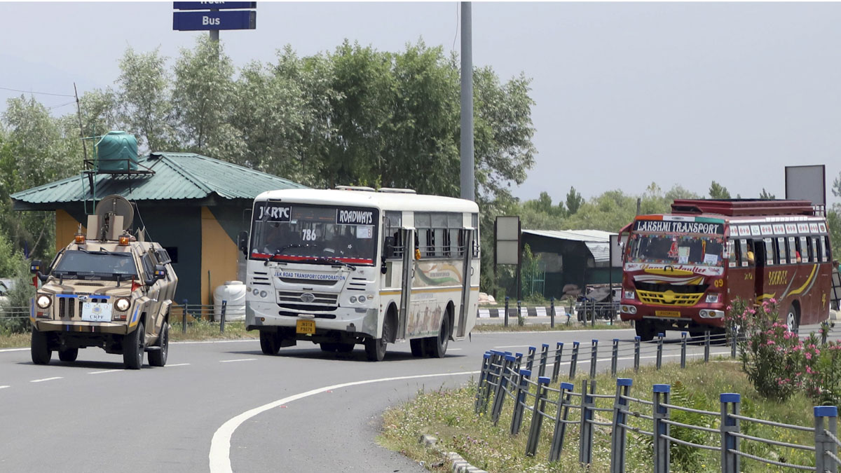 ଅମରନାଥ ଯାତ୍ରା: ରାମବନରେ ବହୁ ଯାନବାହନ ଧକ୍କାରେ ଅତି କମରେ 25 ଜଣ ତୀର୍ଥଯାତ୍ରୀ ଆହତ