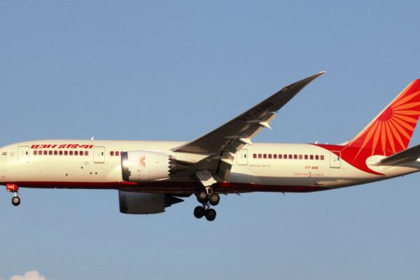 ଏୟାର ଇଣ୍ଡିଆର ପାଇଲଟ ଉଡ଼ାଣ ପୂର୍ବରୁ ଖସିପଡ଼ିଲେ; ବେଙ୍ଗାଲୁରୁ KIA ରୁ AI 2414 ବିମାନ ବିଳମ୍ବରେ ଉଡ଼ିଲା