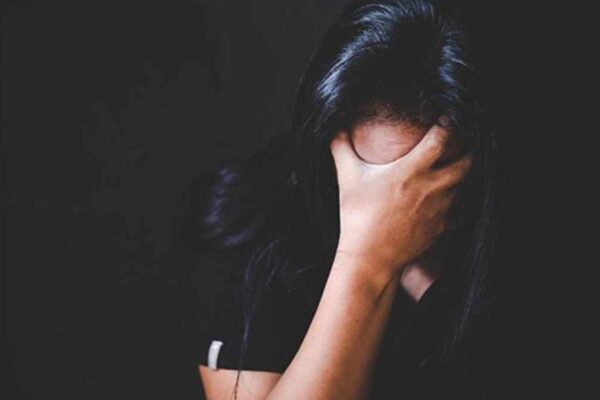 ପୁଣେ ଆତଙ୍କ: ଡେଲିଭରି ଏଜେଣ୍ଟର ପରିଚୟ ଦେଇ ଜଣେ ବ୍ୟକ୍ତି ମହିଳାଙ୍କୁ ବଳାତ୍କାର କଲେ, ତାଙ୍କ ଫୋନରେ ସେଲଫି ଉଠାଇଲେ ଯେତେବେଳେ ସେ ଚେତାଶୂନ୍ୟ ହୋଇଗଲେ